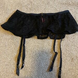 La SENZA Elegant Black Lace Garter Belt